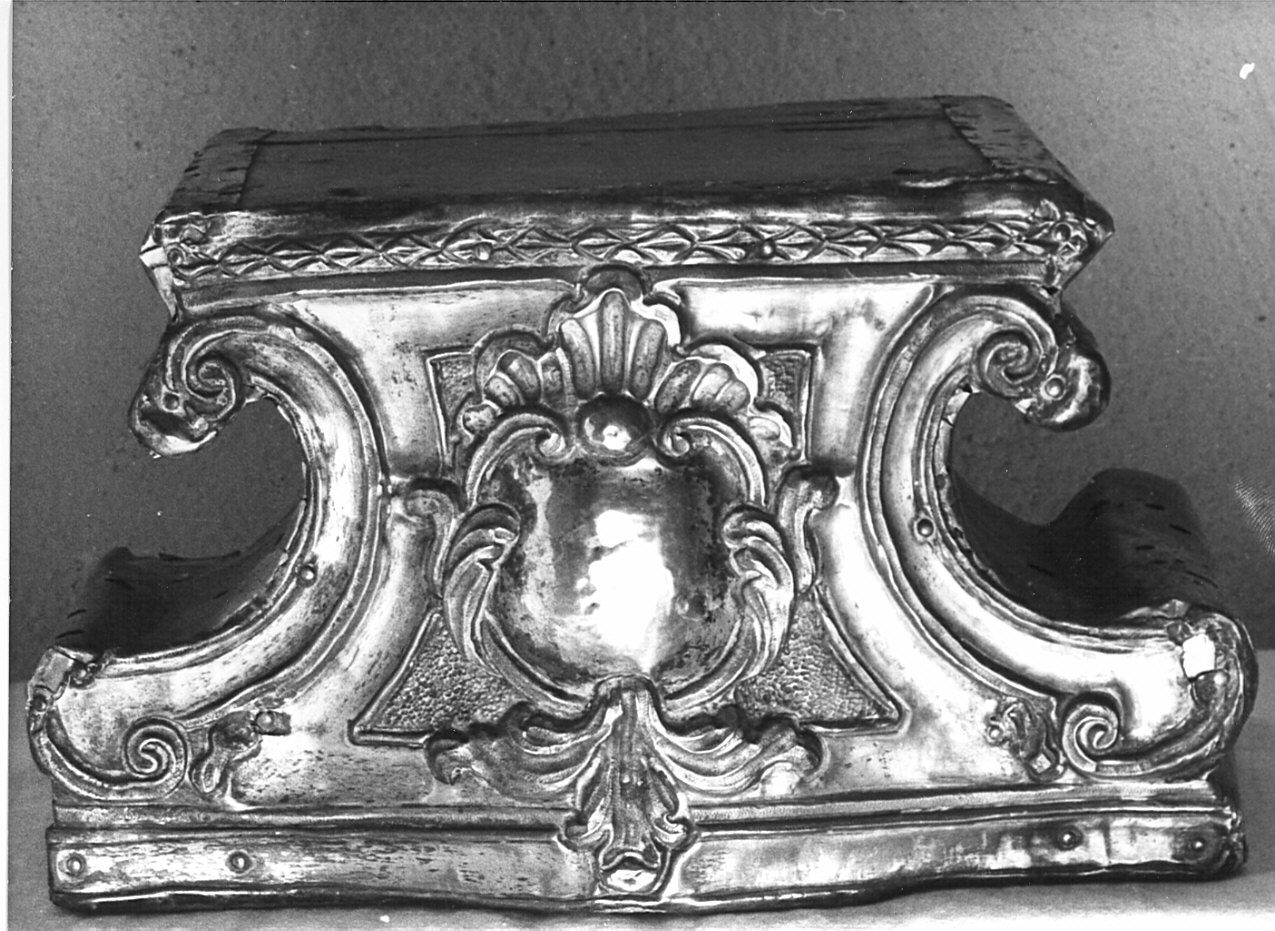 base, opera isolata - bottega lombarda (sec. XVIII)