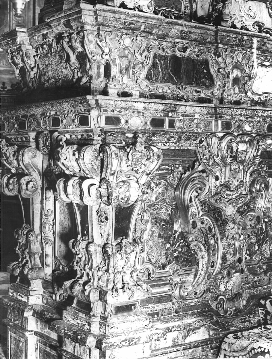 altare maggiore, complesso decorativo di Riccardi Gian Battista (sec. XVIII)