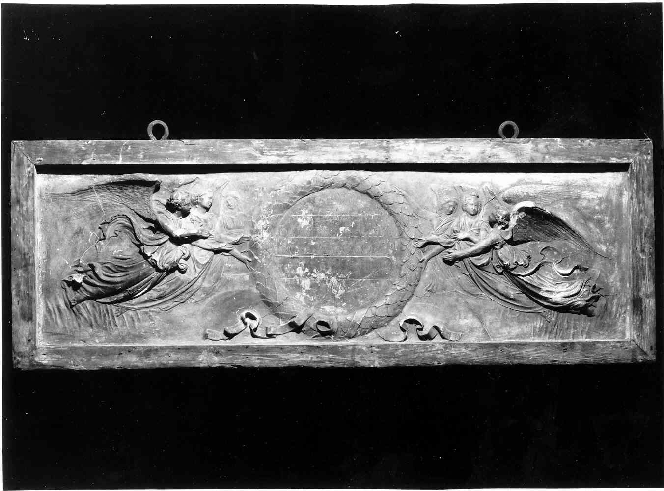 Bassirilievi della cassa di San Zenobi del Ghiberti, angeli reggighirlanda (lastra, opera isolata) - ambito fiorentino (sec. XIX)