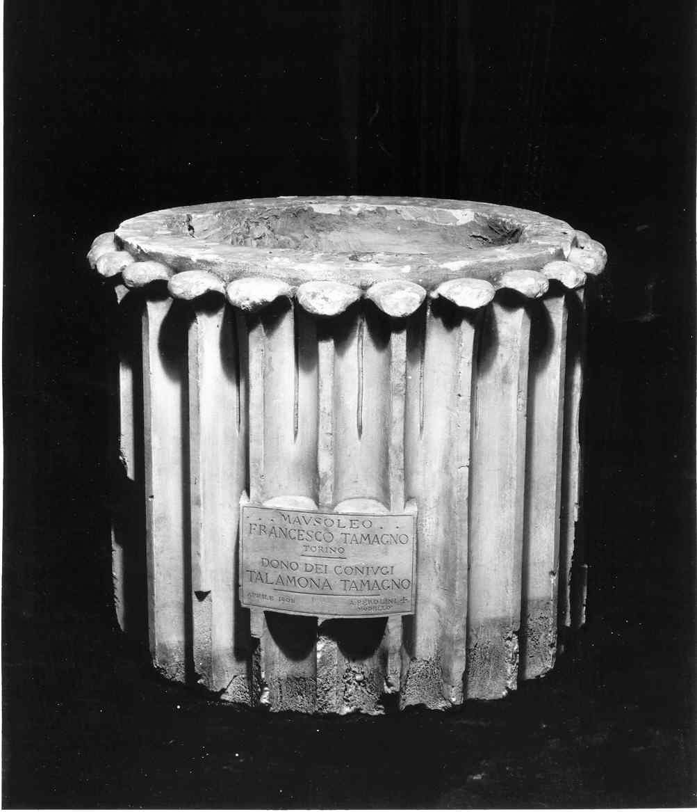 Modellino (parte) del Mausoleo di Francesco Tamagno (rocchio di colonna, opera isolata) di Perolini A (sec. XX)