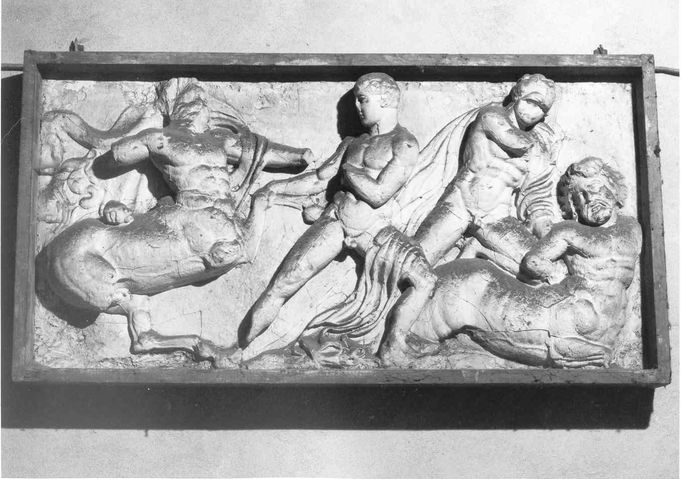 centauromachia (decorazione plastica, opera isolata) - ambito inglese (sec. XIX)