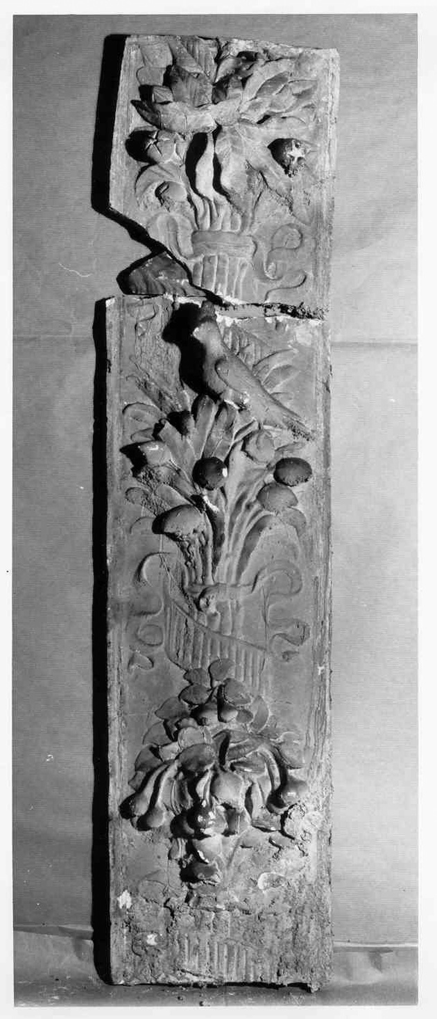 motivi decorativi vegetali con uccelli (decorazione plastica, opera isolata) - ambito fiorentino (sec. XIX)