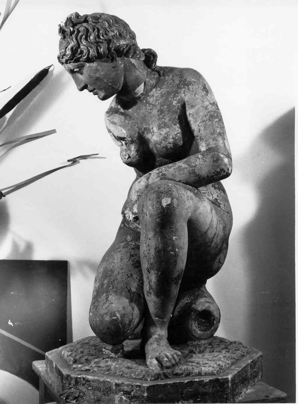 Afrodite al bagno (statua, opera isolata) - ambito romano (sec. XIX)