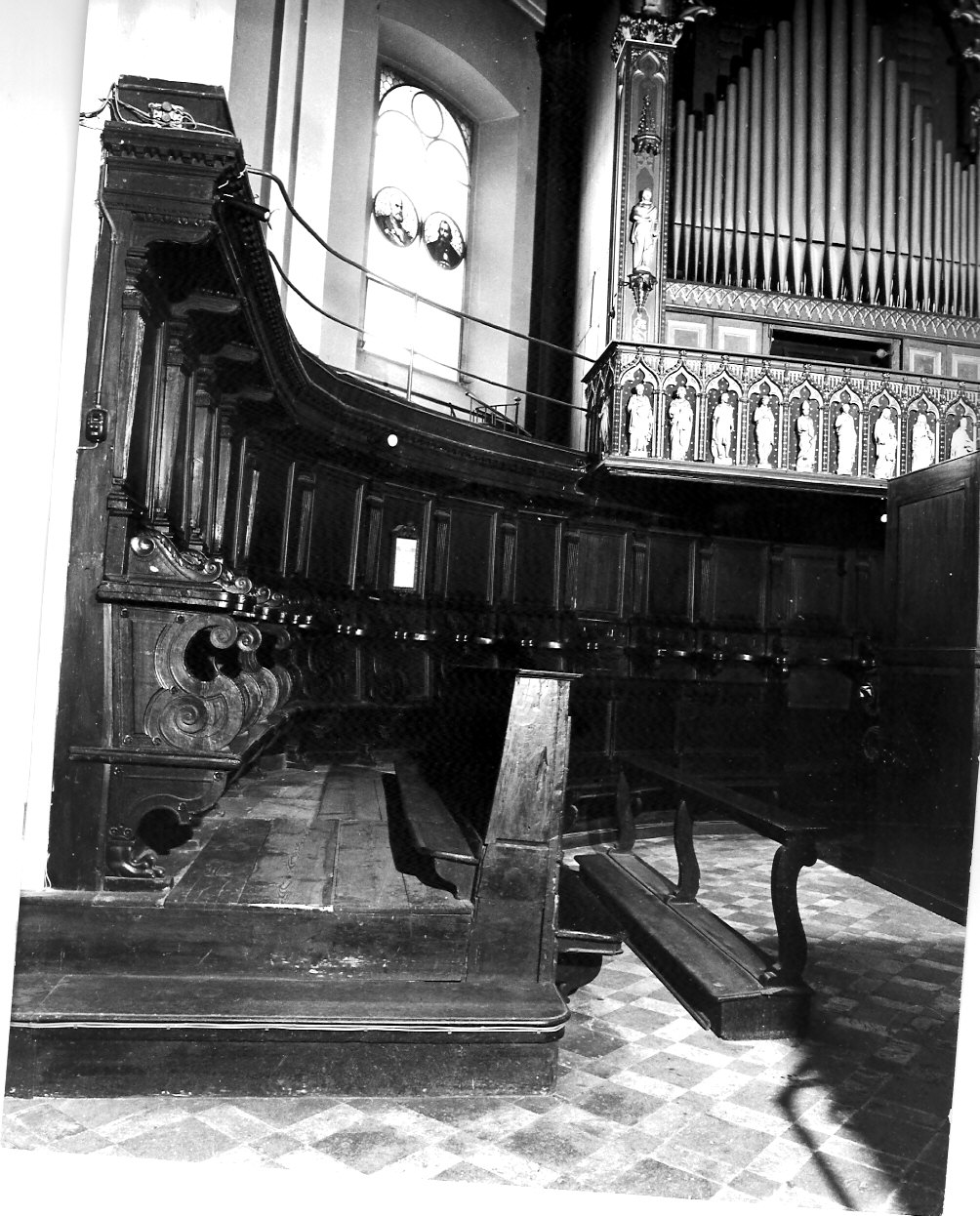 stalli del coro, insieme di De Conti Anselmo (attribuito), Appiano Giovan Pietro (sec. XVI, sec. XVII)