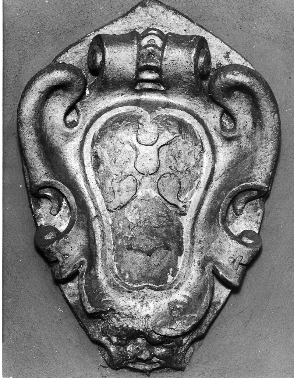 scudo, opera isolata - bottega lombarda (seconda metà sec. XVI)