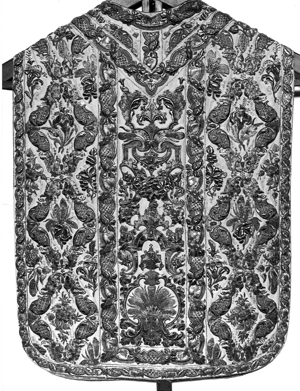 paramento liturgico, insieme - manifattura lombarda (fine/inizio secc. XVII/ XVIII)