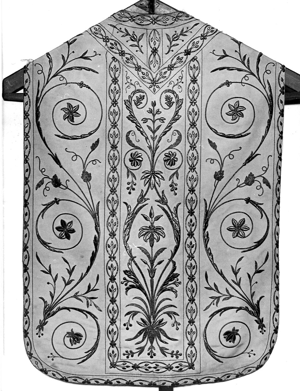 paramento liturgico, insieme - manifattura lombarda (seconda metà, primo quarto sec. XIX, sec. XX)