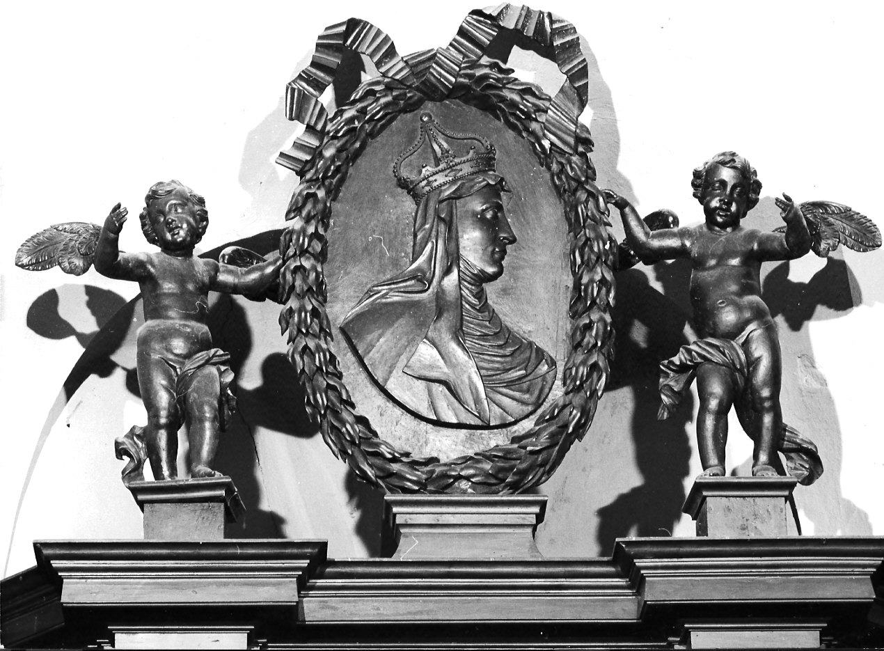 fastigio, elemento d'insieme di Quadrio Giovanni Battista (attribuito) (secc. XVII/ XVIII)