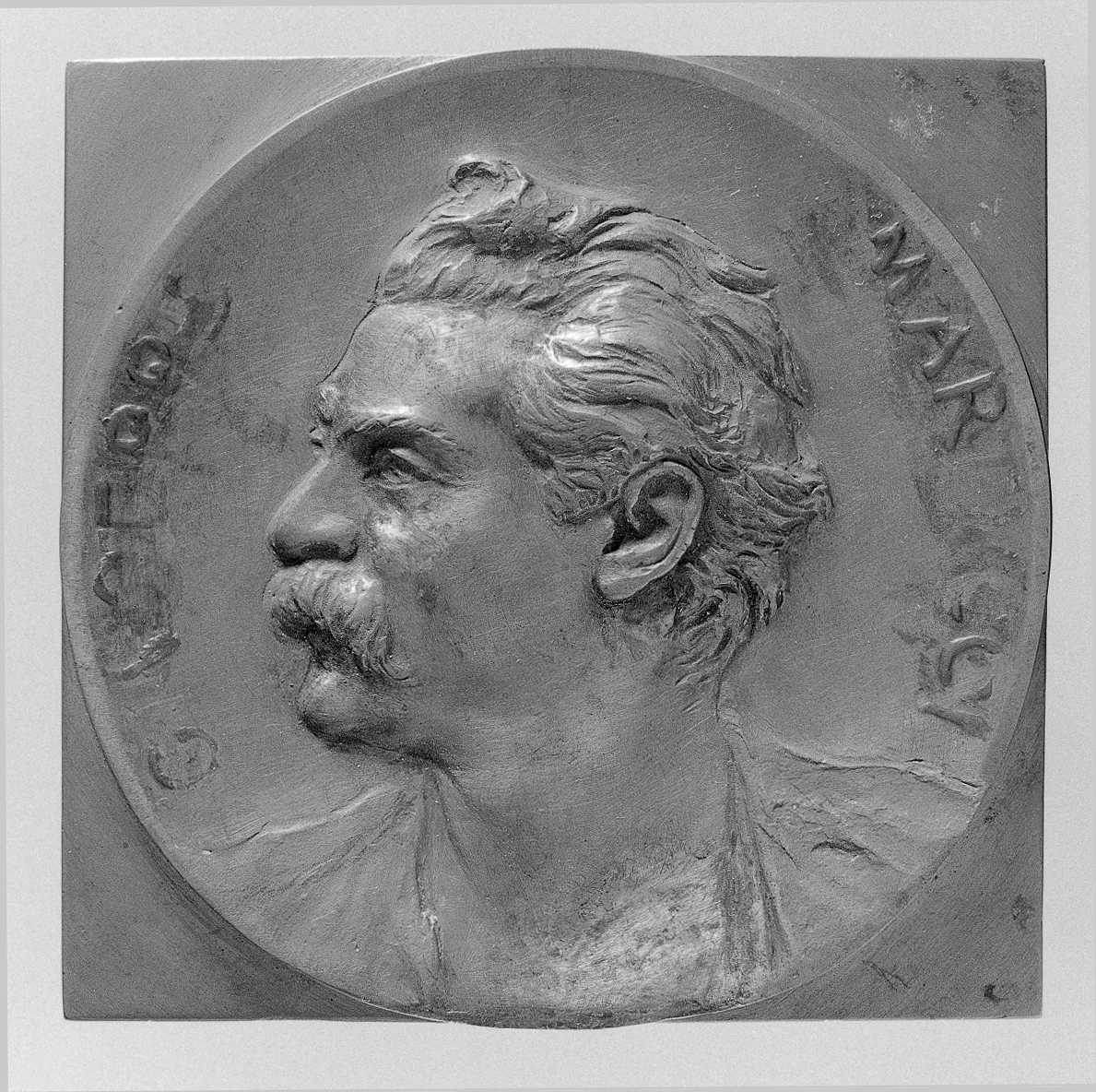 Ritratto di Martucci Giuseppe, ritratto del compositore Martucci Giuseppe (placchetta) - produzione italiana (sec. XX)