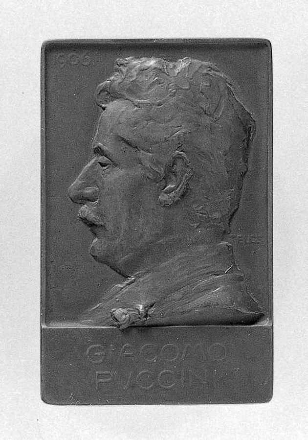Ritratto di Puccini Giacomo, ritratto del compositore Puccini Giacomo (placchetta) di Telcs Ede (sec. XX)