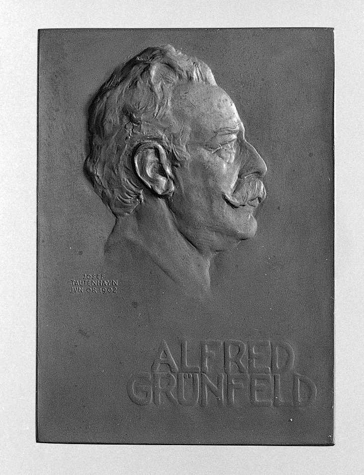 Ritratto di Grunfeld Alfred, ritratto del direttore Grunfeld Alfred (placchetta) di Tautenhayn Johann Josef junior (sec. XX)