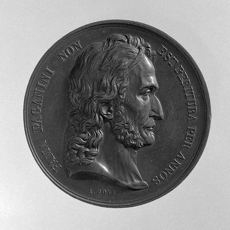 Ritratto di Paganini Nicolò, ritratto del violinista Paganini Nicolò, violino e aquila (medaglia) di Bovy Antoine (sec. XIX)
