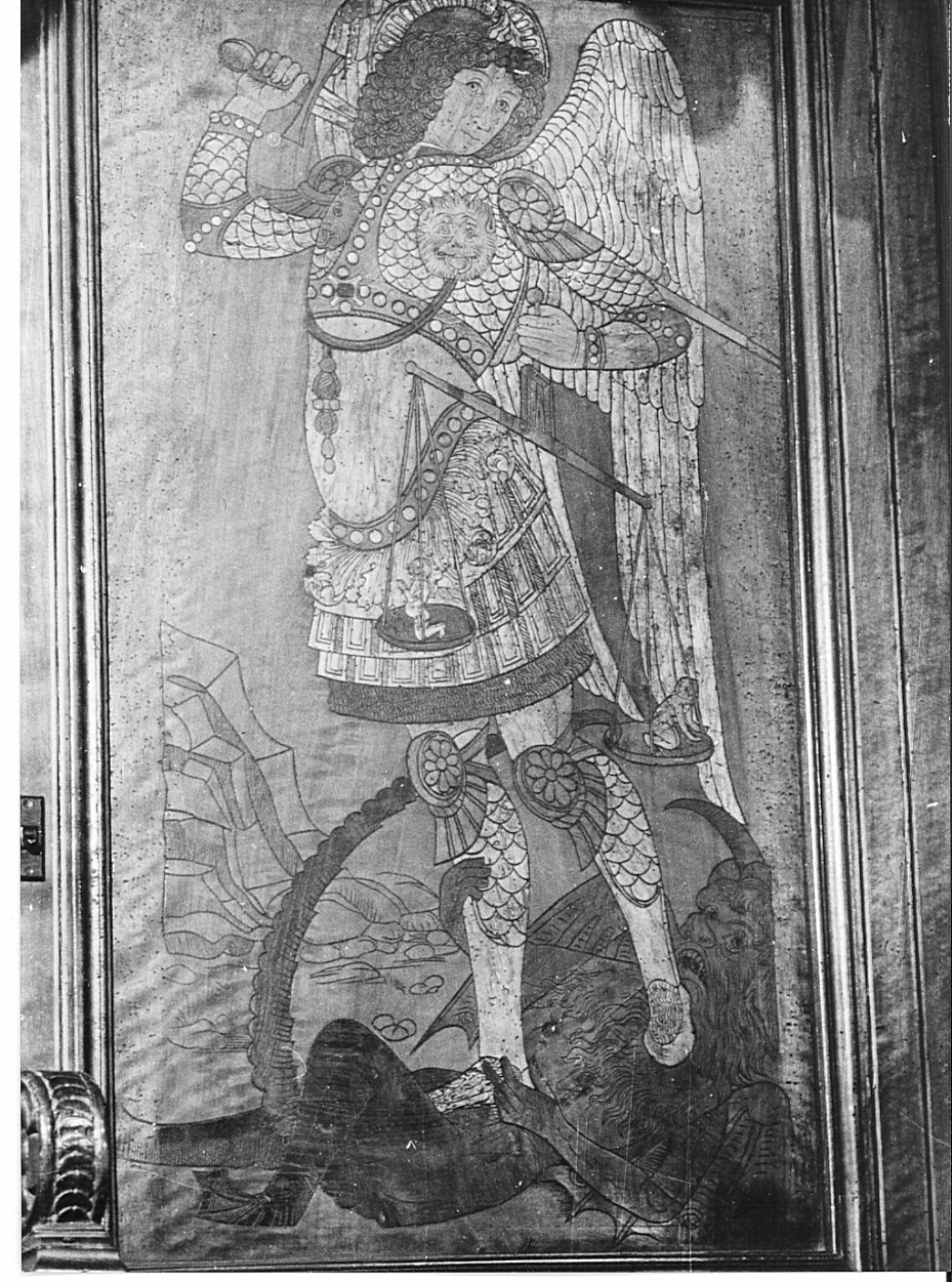 San Michele Arcangelo combatte Satana (pannello di stallo di coro, elemento d'insieme) di Butinone Bernardino (attribuito), Zenale Bernardino (attribuito) - bottega lombarda (secc. XV/ XVI)