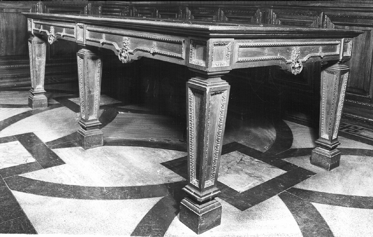 tavolo, opera isolata - bottega lombarda (secc. XVIII/ XIX)