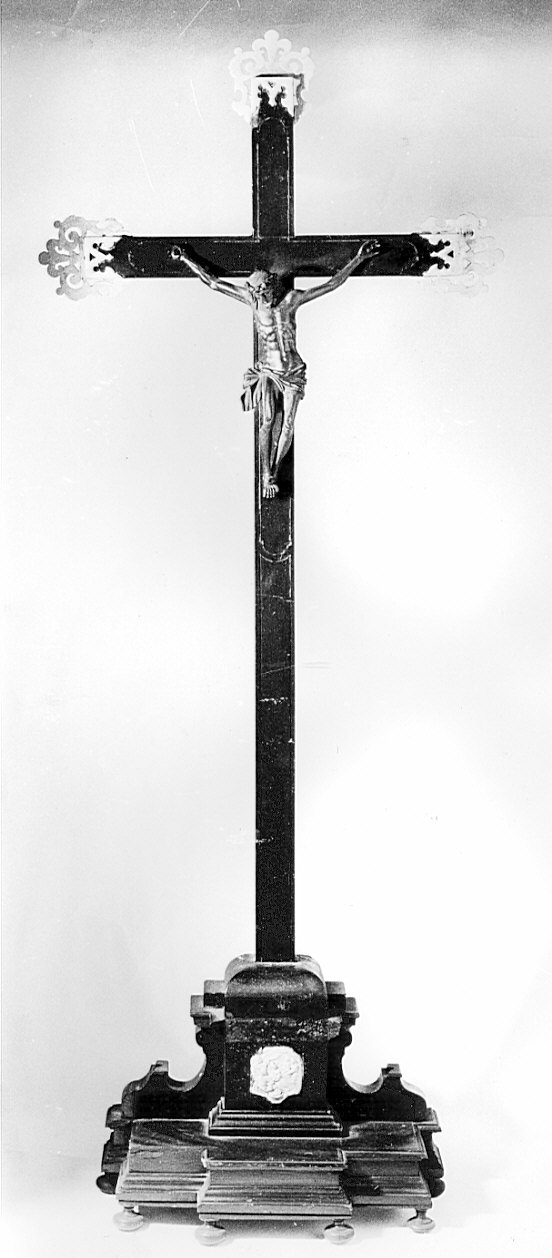 croce d'altare, opera isolata - bottega lombarda (secc. XVIII/ XIX)