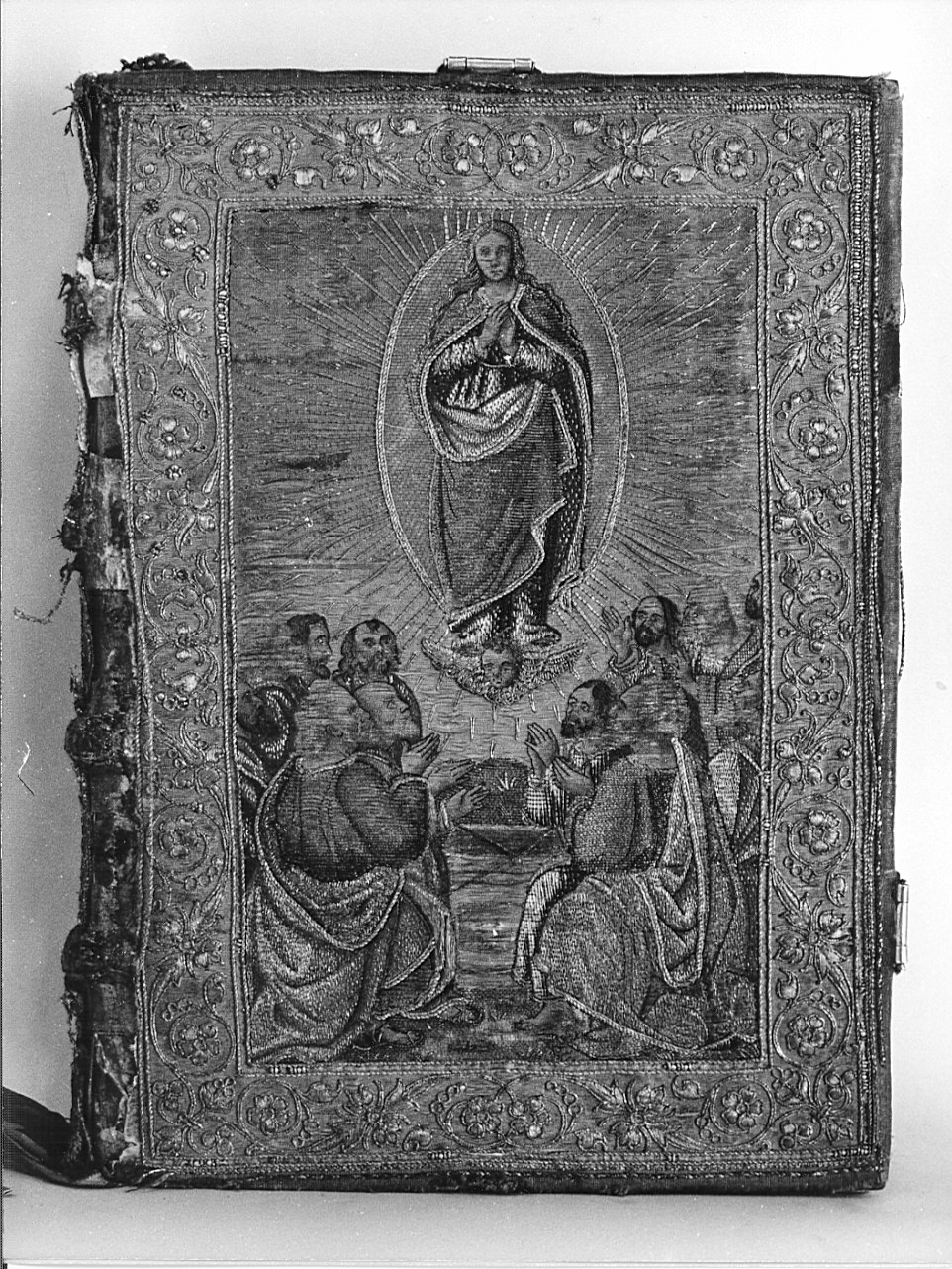 coperta di libro liturgico, opera isolata di Pellegrini Lodovica (attribuito) (sec. XVI)