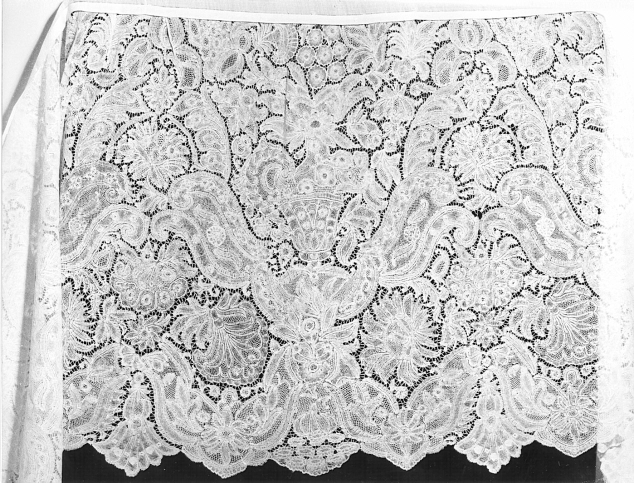 merletto, opera isolata - manifattura lombarda (metà sec. XVIII)