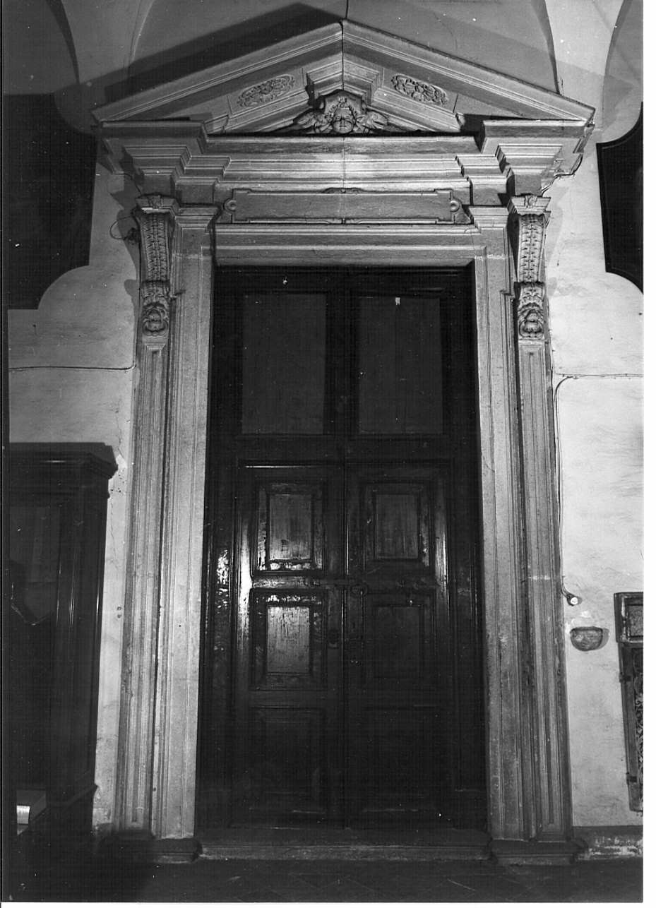 portale, opera isolata - bottega lombarda (sec. XVI)