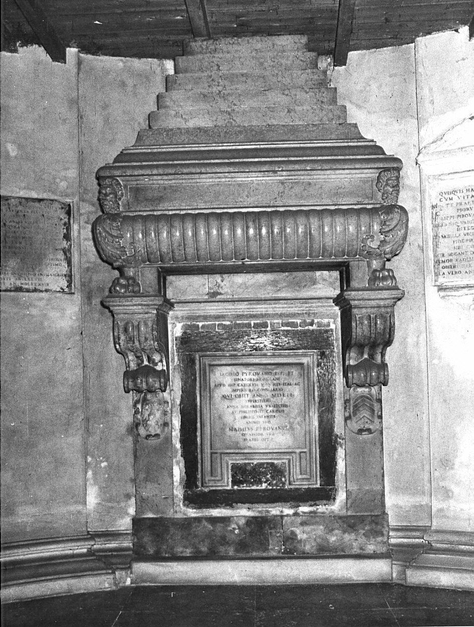 monumento funebre, complesso decorativo - bottega lombarda (sec. XVI)