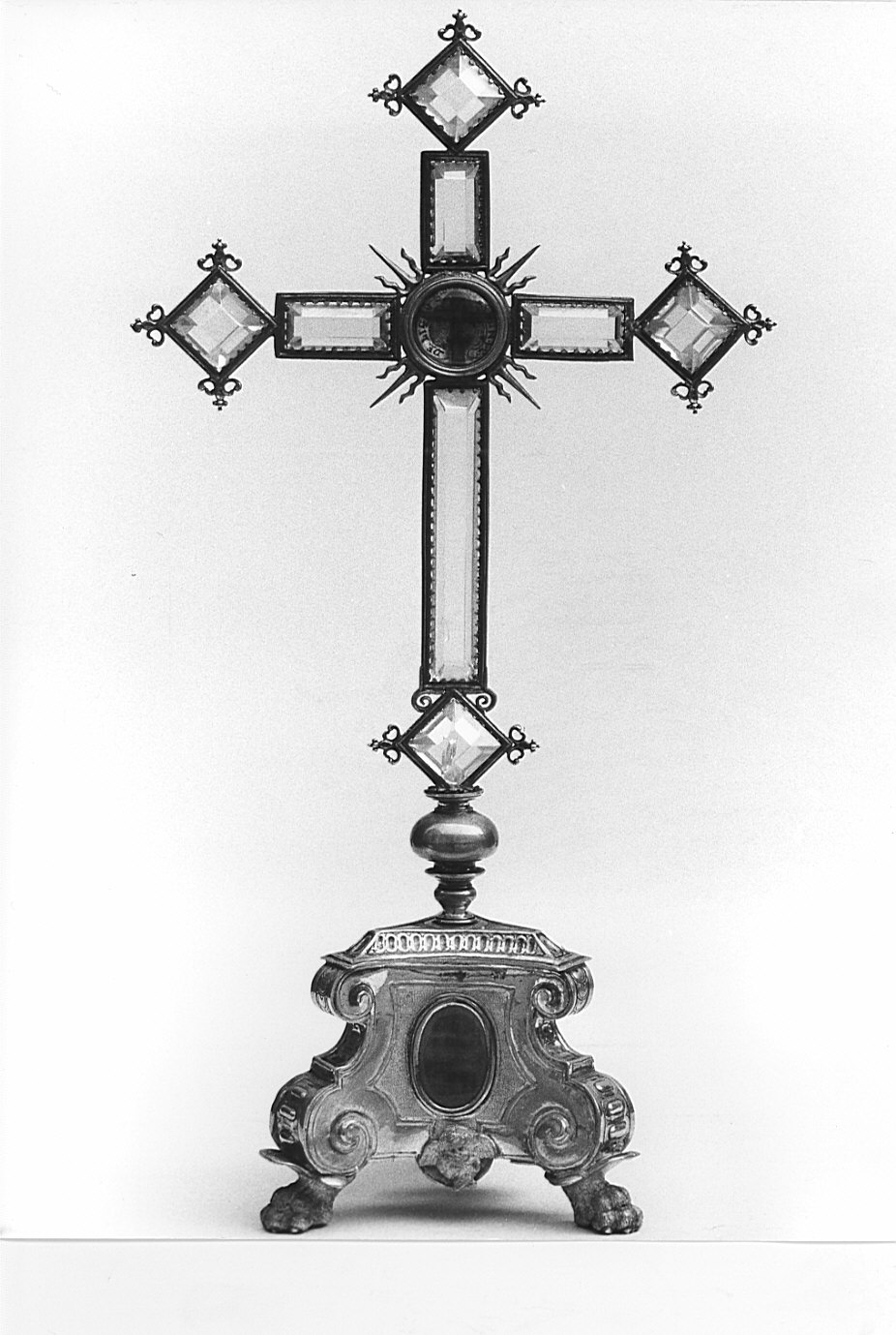 reliquiario - a croce, opera isolata - bottega lombarda (sec. XVII, sec. XVIII)