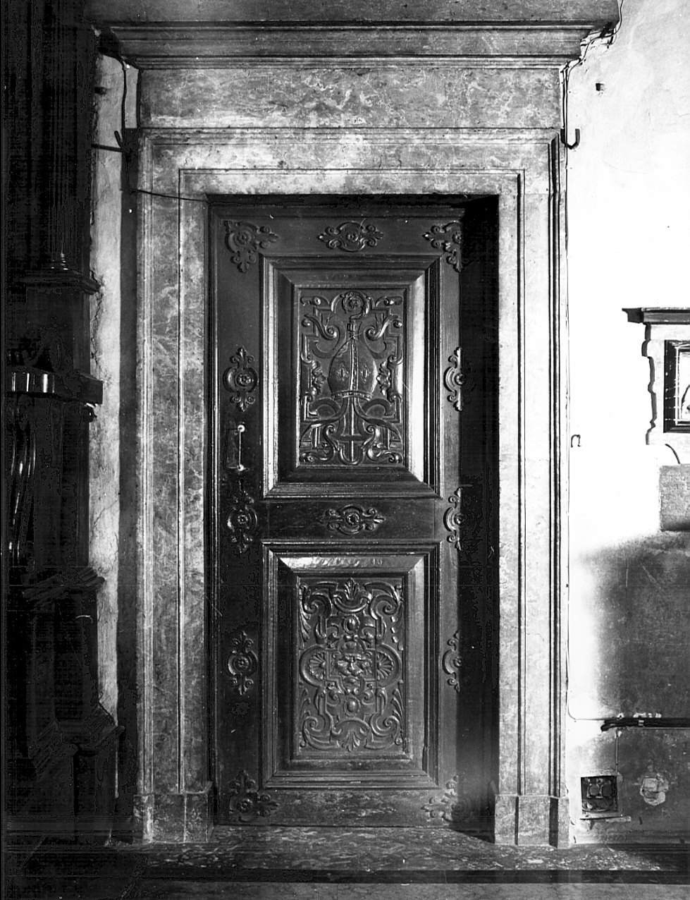 porta - ad un battente, opera isolata - bottega lombarda (sec. XVII)