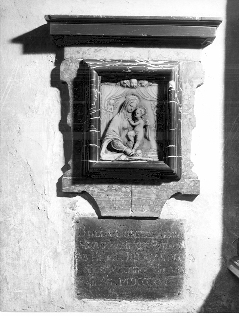 Madonna con Bambino (rilievo, opera isolata) - bottega lombarda (sec. XVI)