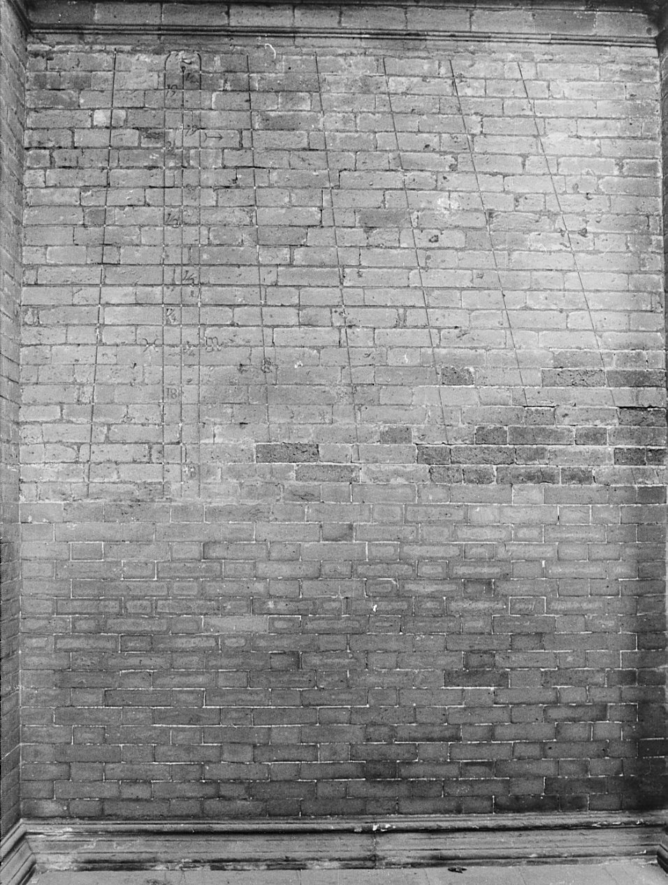 orologio solare, opera isolata - bottega lombarda (sec. XVI)