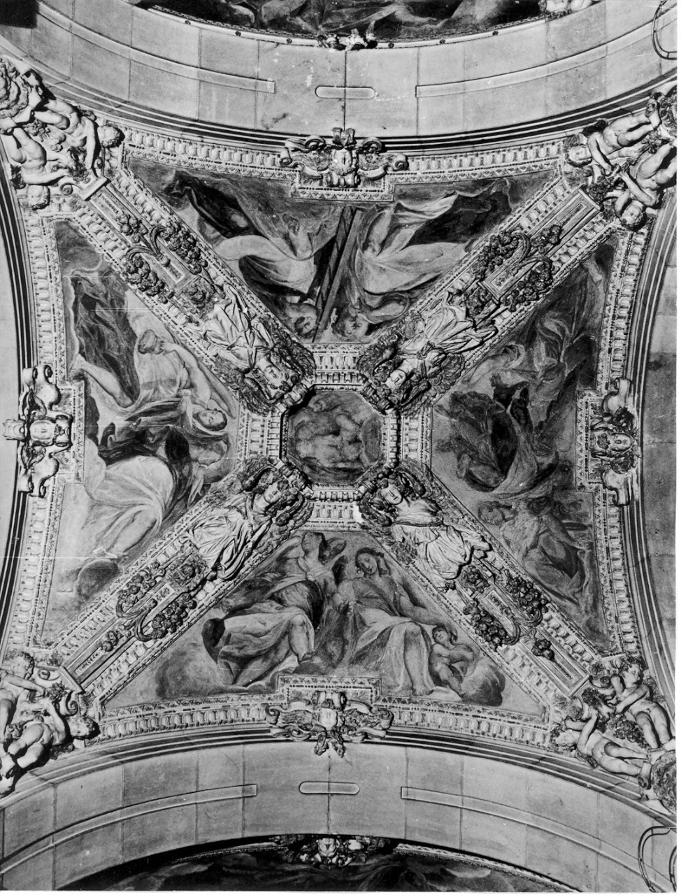 angeli con i simboli della passione (decorazione pittorica, opera isolata) di Della Rovere Giovanni Battista detto Fiammenghino (attribuito), Della Rovere Giovanni Mauro detto Fiammenghino (attribuito) (inizio sec. XVII)