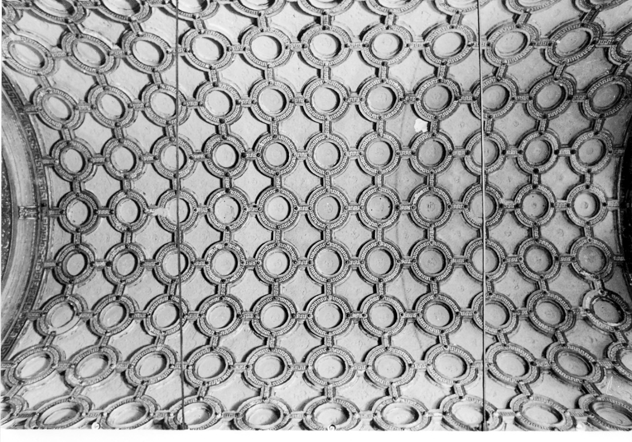 decorazione plastica, opera isolata - bottega lombarda (sec. XVI)