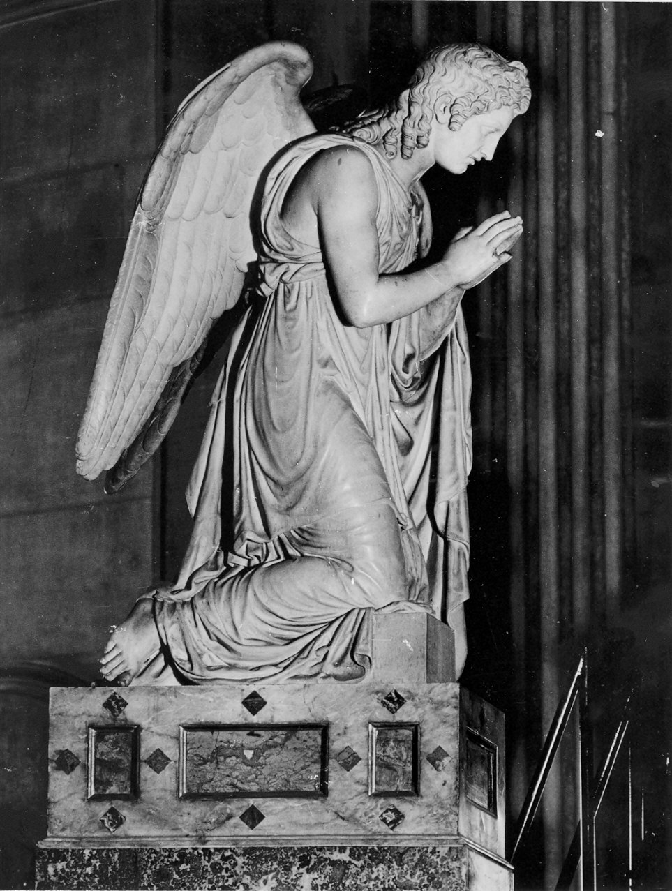 angelo adorante (statua, elemento d'insieme) di Cacciatori Benedetto (attribuito) (inizio sec. XIX)