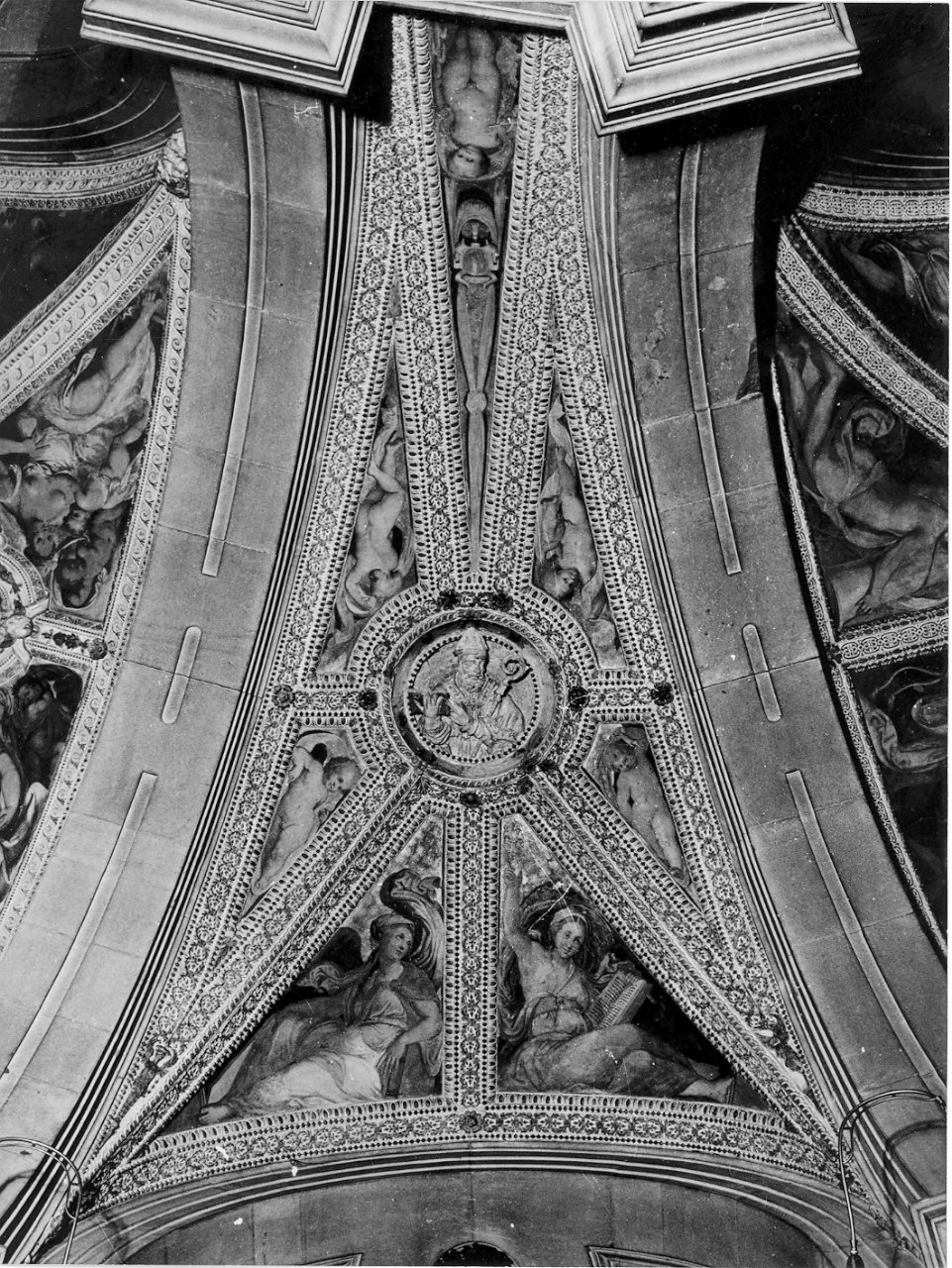 decorazione plastica, complesso decorativo - bottega lombarda (sec. XVI)