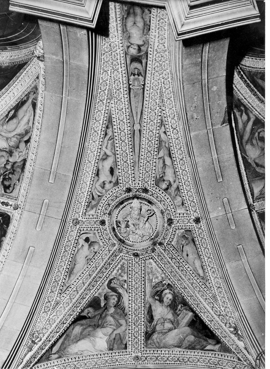 sibille e putti (decorazione plastica, opera isolata) - ambito lombardo (sec. XVI)