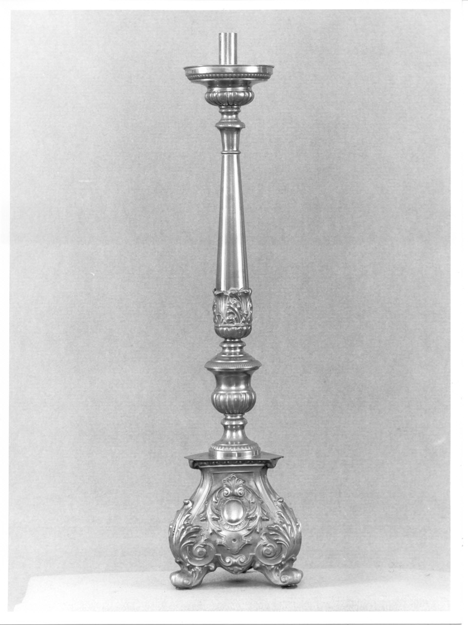 candeliere d'altare, serie - ambito lombardo (primo quarto sec. XX)