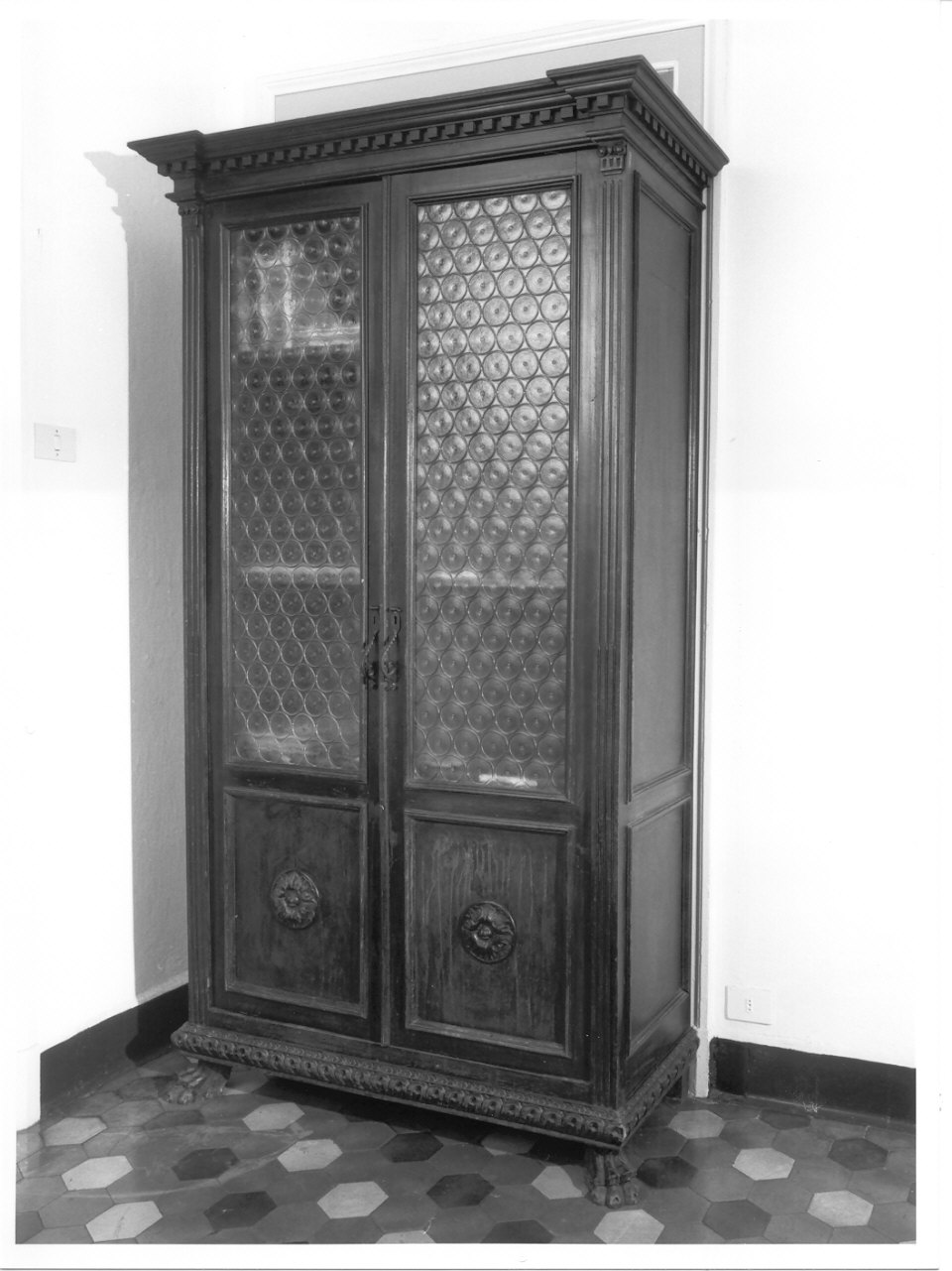 credenza, opera isolata - ambito lombardo (ultimo quarto sec. XIX)