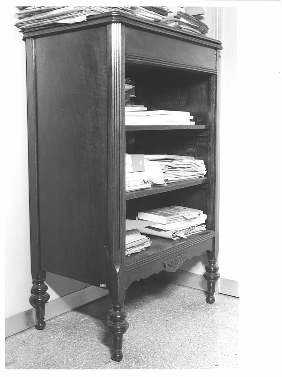 libreria, opera isolata - ambito lombardo (seconda metà sec. XIX)