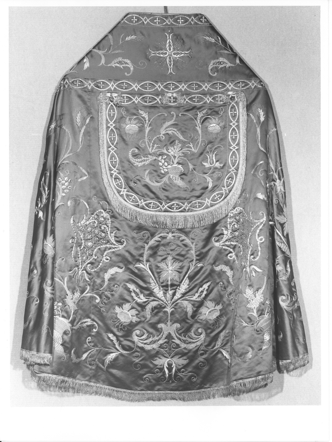 piviale, opera isolata - ambito lombardo (sec. XX)