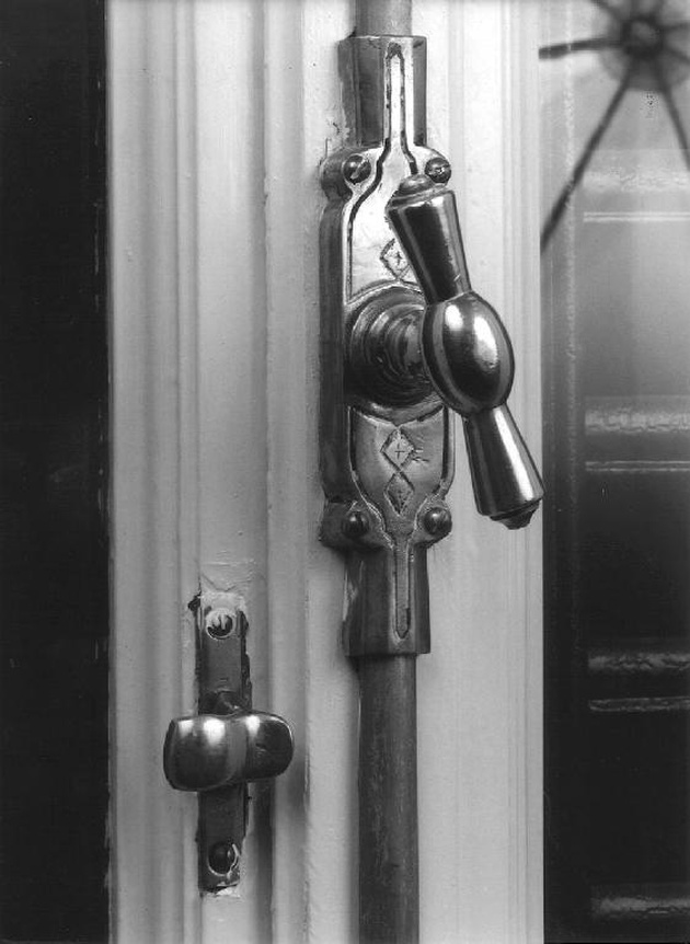 maniglia, serie - produzione lombarda (sec. XX)