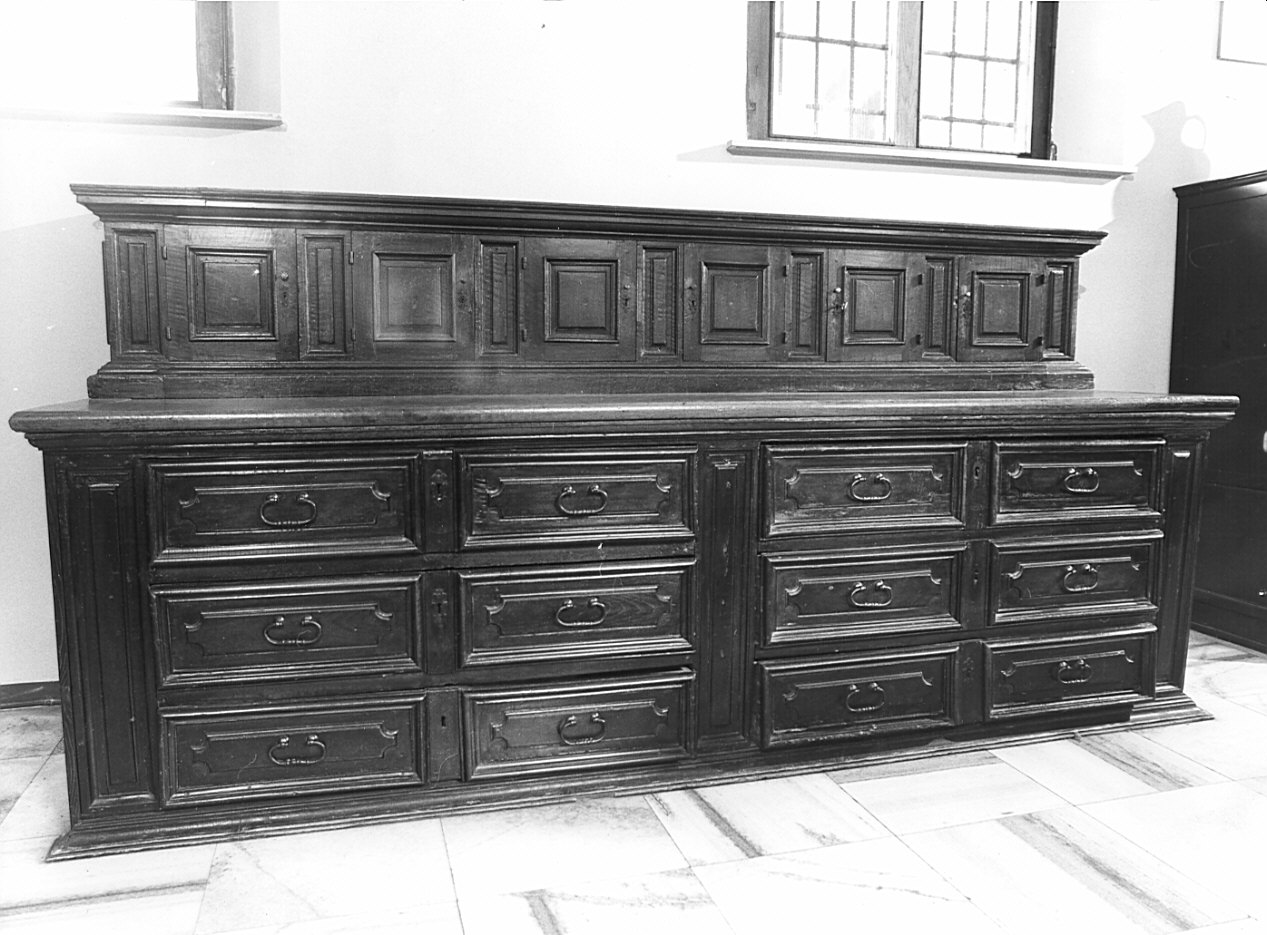 armadio da sacrestia, opera isolata - bottega lombarda (seconda metà sec. XVII)