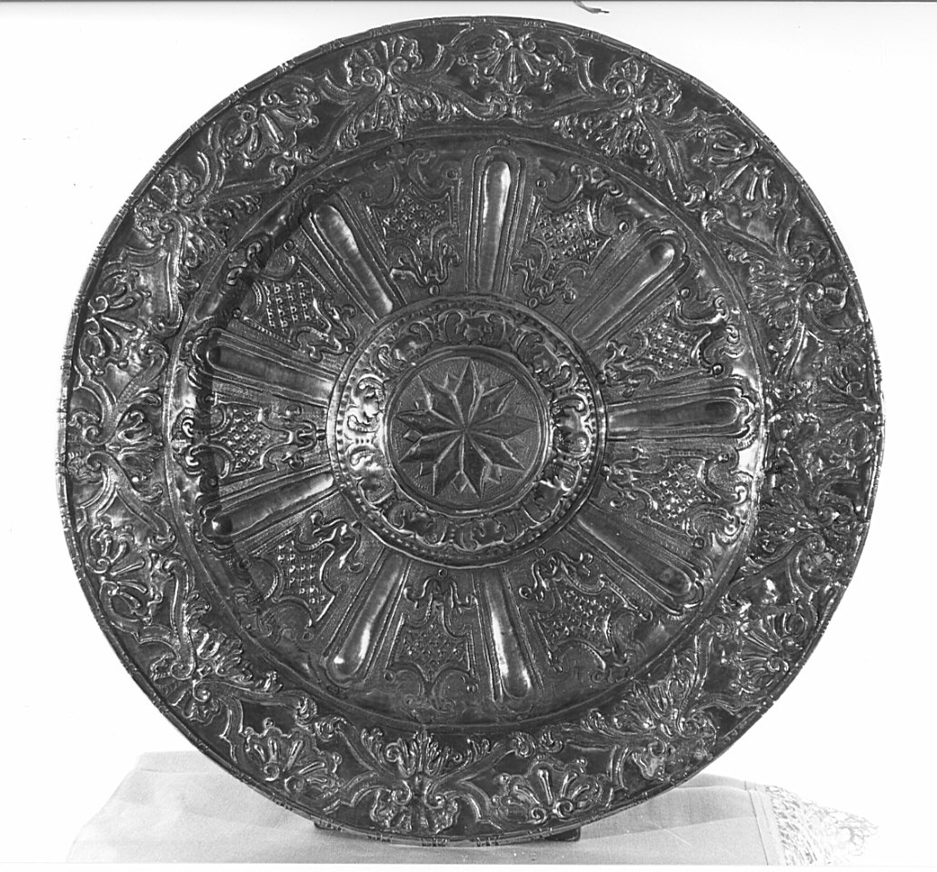 piatto, opera isolata - bottega lombarda (sec. XVIII)