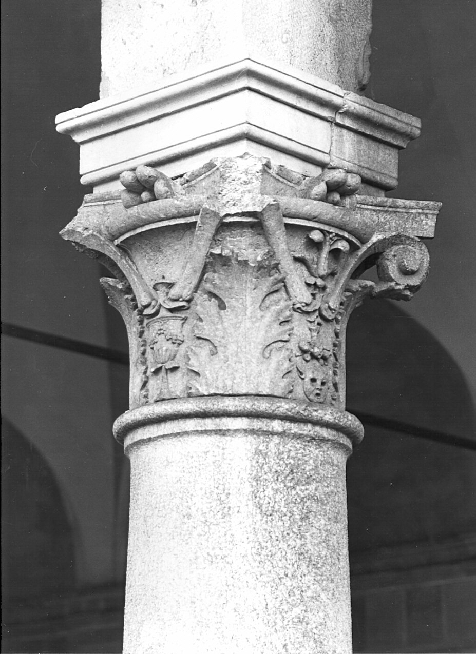motivi decorativi (capitello di colonna, elemento d'insieme) - bottega lombarda (sec. XV)