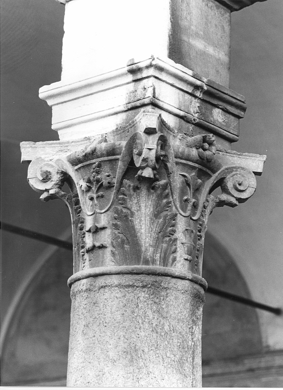 motivi decorativi (capitello di colonna, elemento d'insieme) - bottega lombarda (sec. XV)