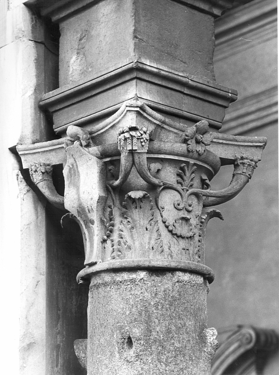 motivi decorativi (capitello di colonna, elemento d'insieme) - bottega lombarda (sec. XV)