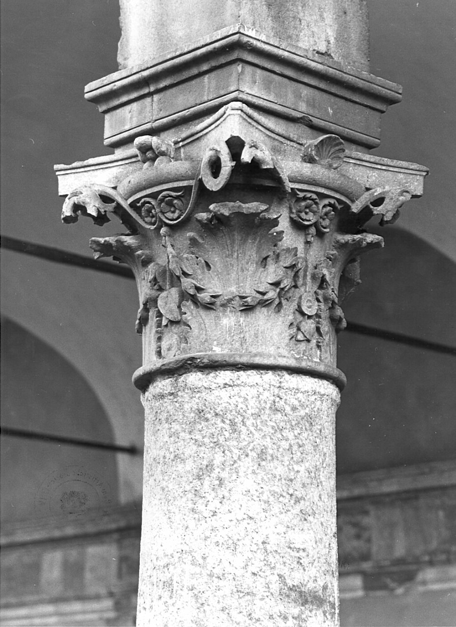 motivi decorativi (capitello di colonna, elemento d'insieme) - bottega lombarda (sec. XV)