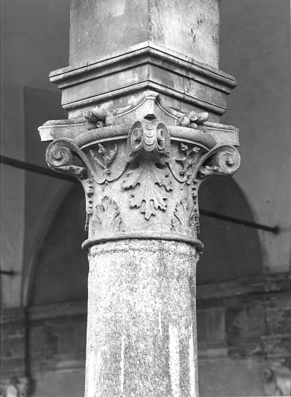 motivi decorativi (capitello di colonna, elemento d'insieme) - bottega lombarda (sec. XV)