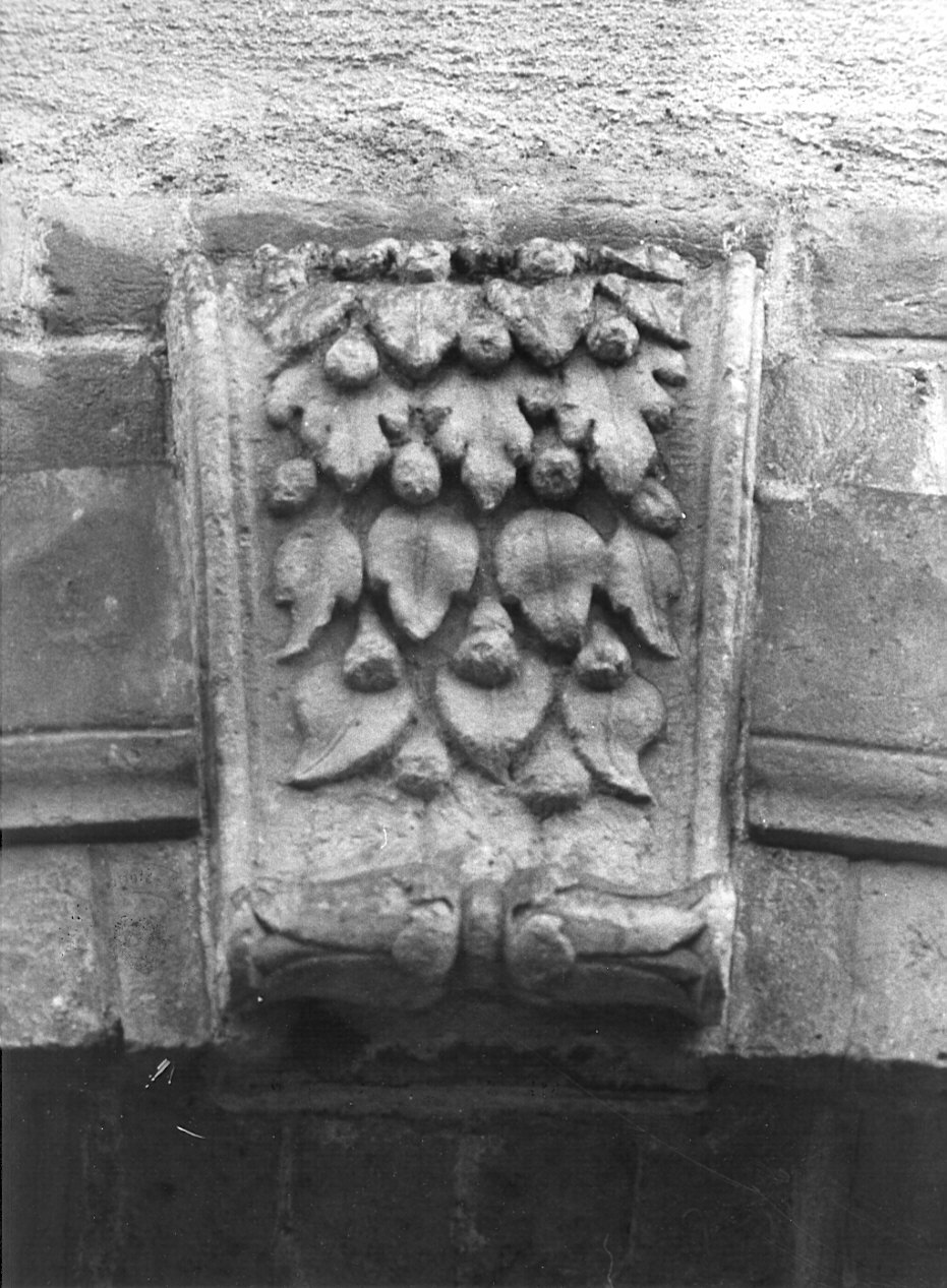 chiave d'arco, insieme di Battista da Mandello, Paolino da Mandello, Vairone Biagio (sec. XV)