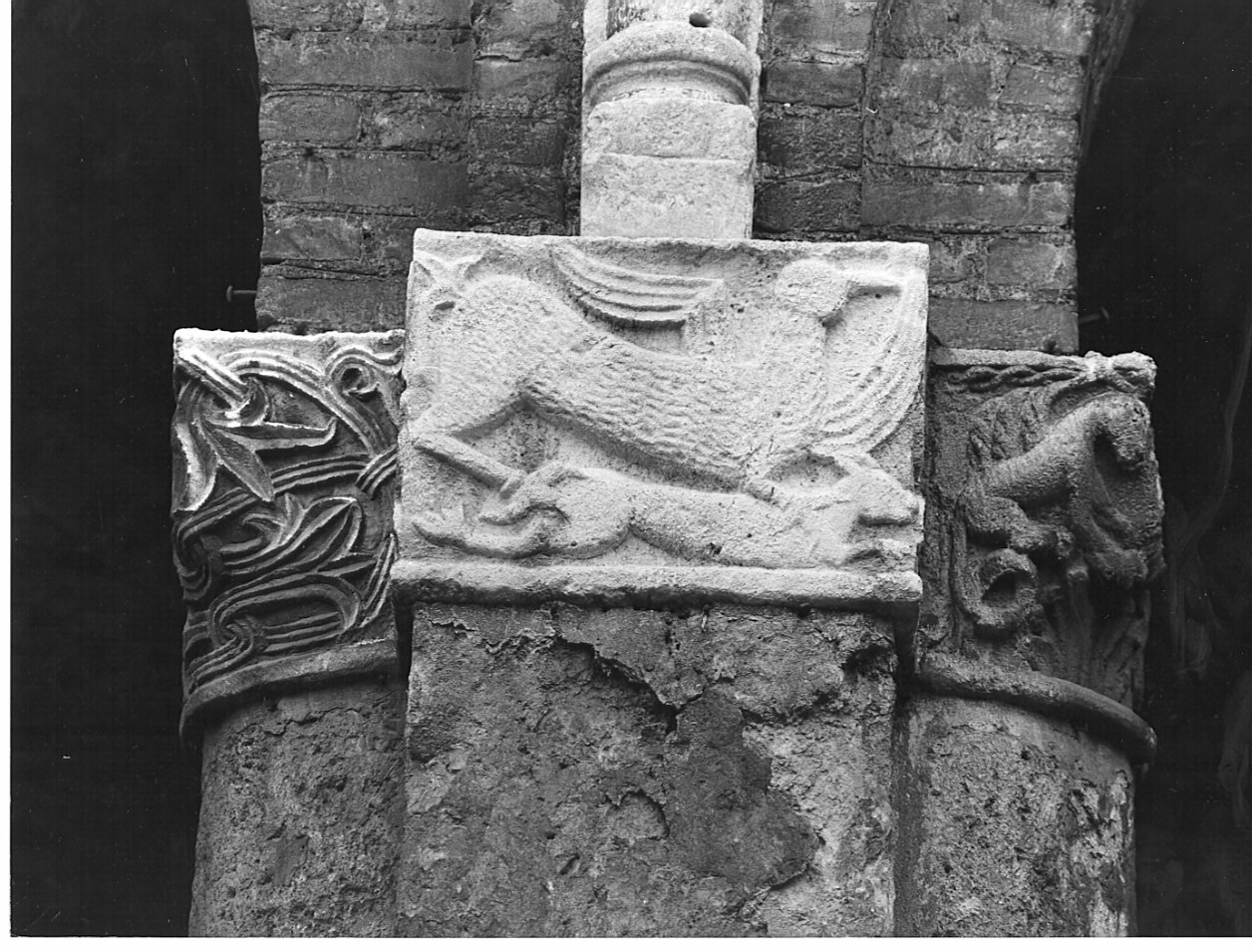 capitello, insieme - bottega milanese (sec. XI)