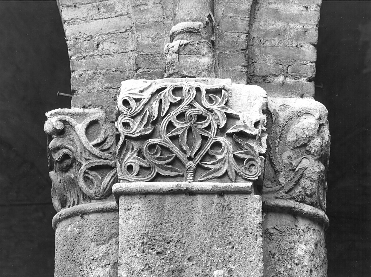 capitello, insieme - bottega milanese (sec. XI, sec. XVII)
