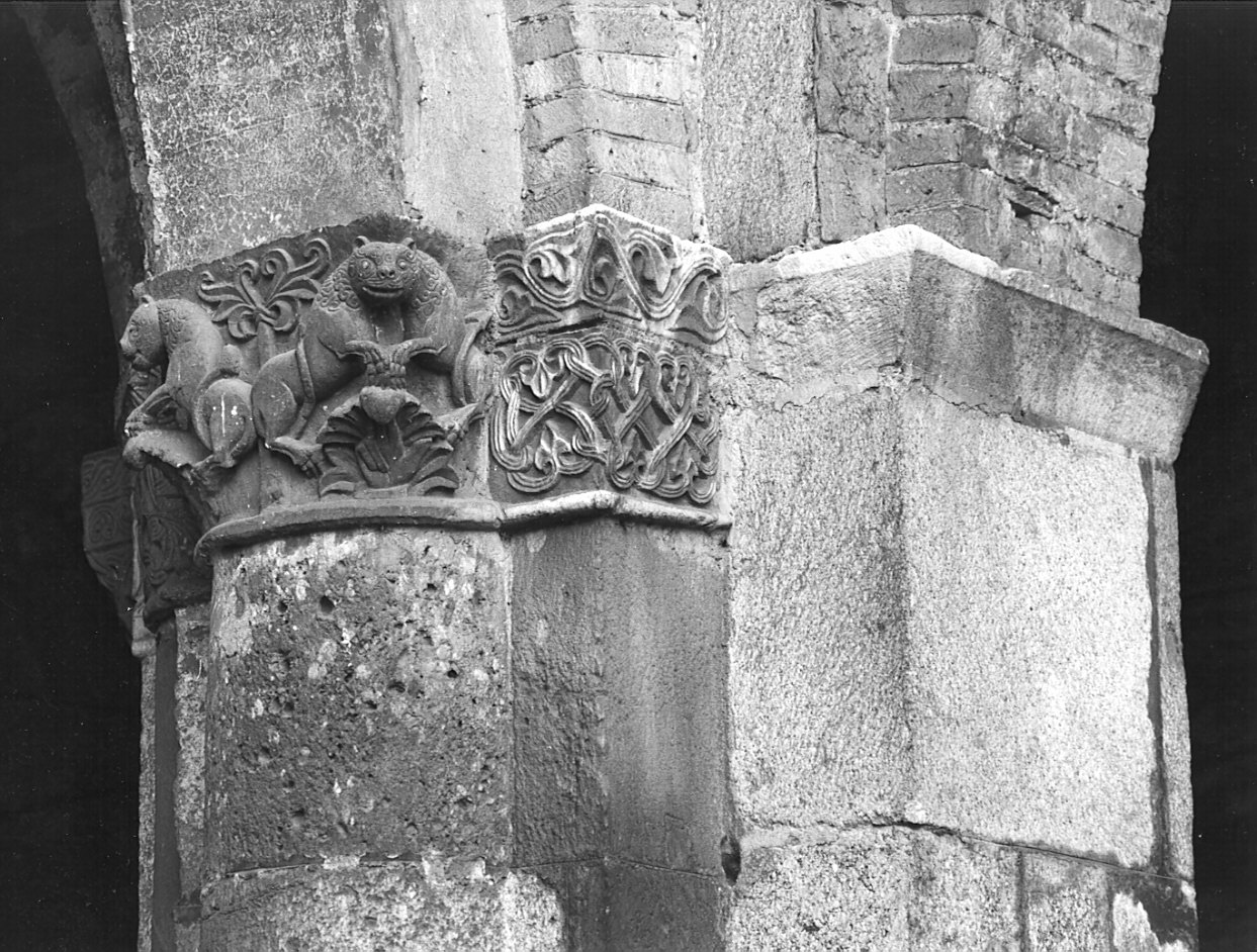 capitello, insieme - bottega milanese (sec. XI)