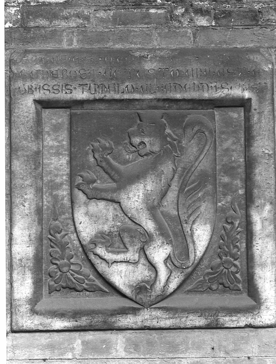 lapide tombale, opera isolata - bottega lombarda (sec. XIV)