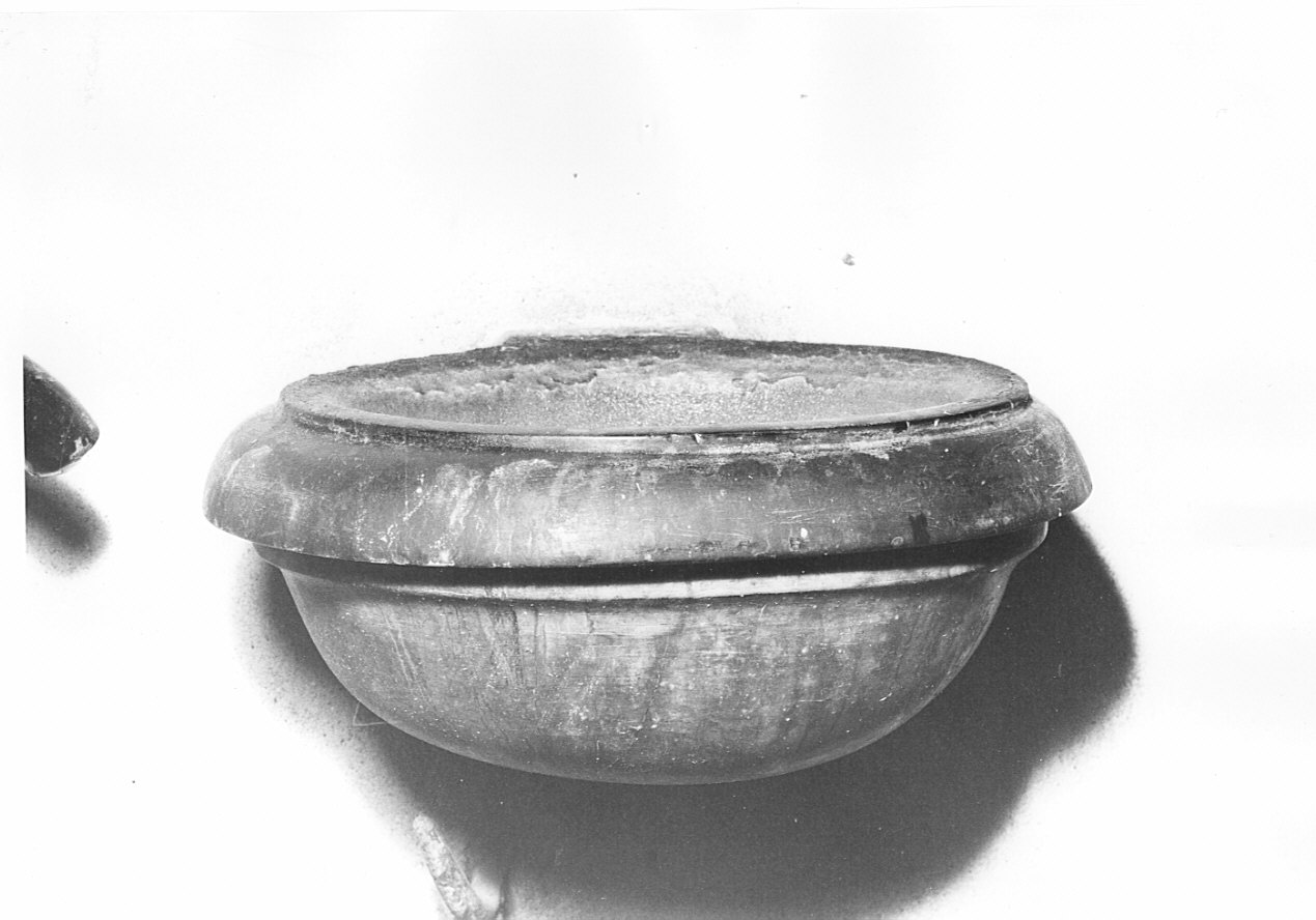 acquasantiera da parete, opera isolata - bottega lombarda (metà sec. XVIII)